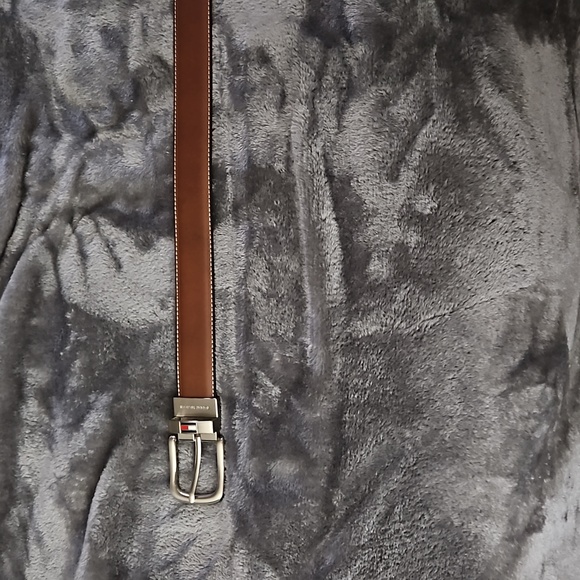 Tommy Hilfiger Mens Reversible Belt (Black & Brown)BRAND NEW w/ Tags - Picture 4 of 4